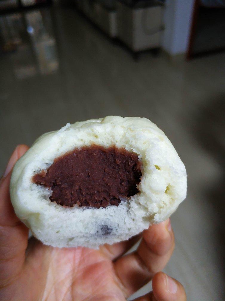 暄软可口的豆沙包