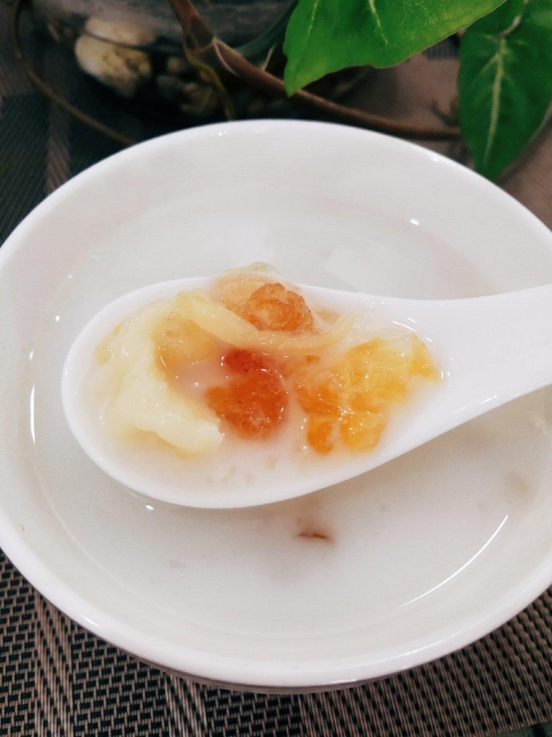 桃胶雪燕皂角米牛奶