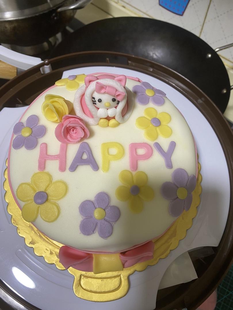 hellokitty翻糖蛋糕-翻糖膏配方大公开，迷倒万千美女的kitty卡通详细做法啊