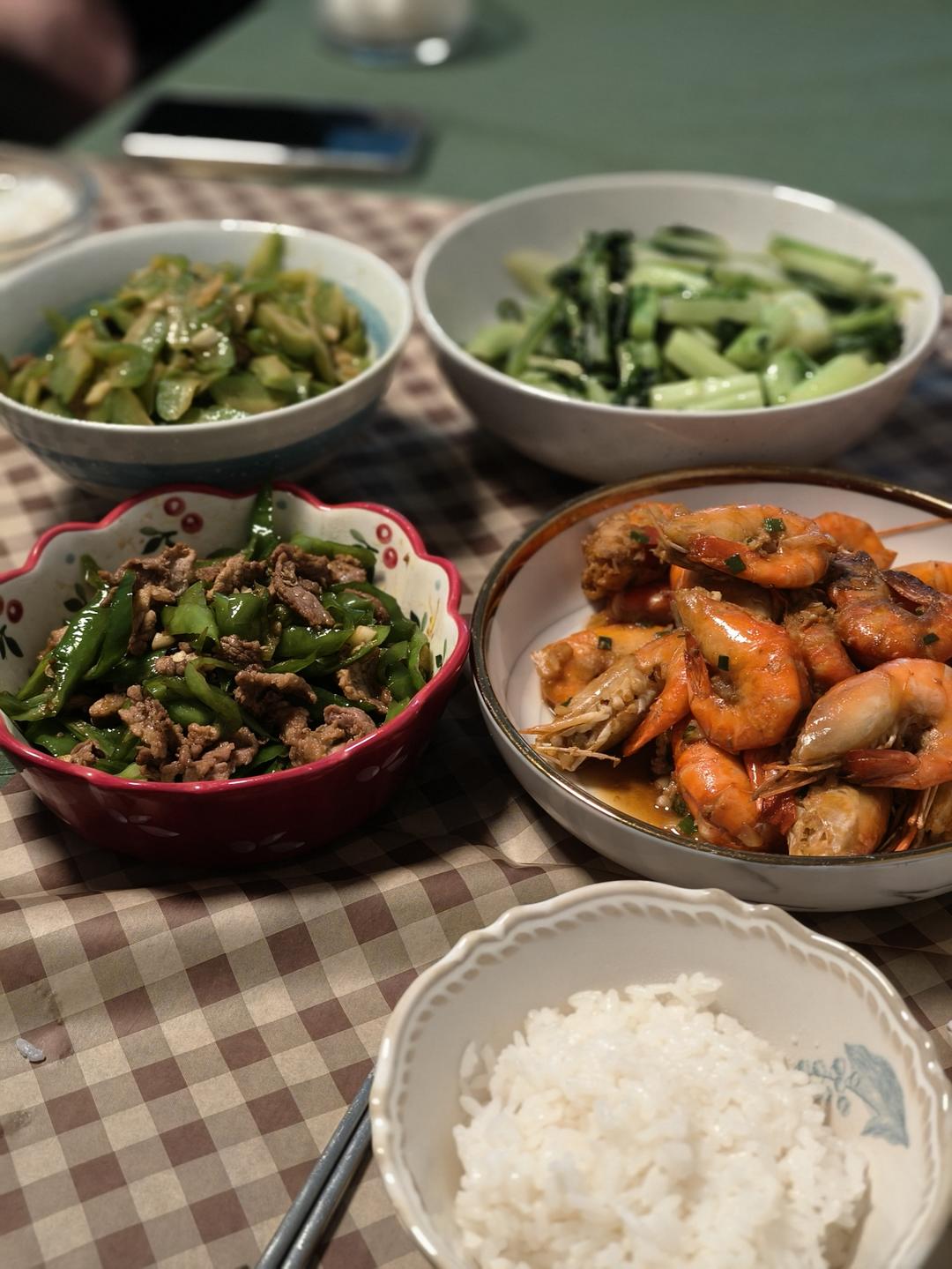 好吃到舔手的蒜爆罗氏虾（零失败，巨好吃)