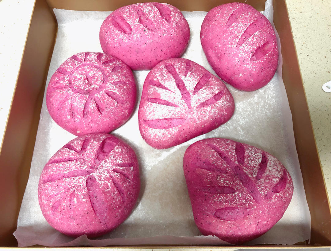 火龙果麻薯欧包