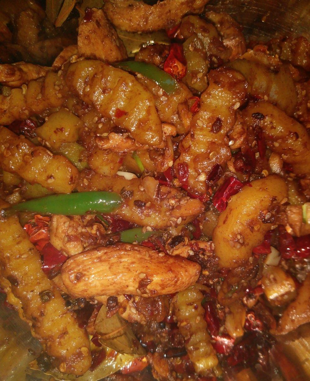 厨师长教你：“干锅鸡”的家常做法，肉香四溢回味无穷