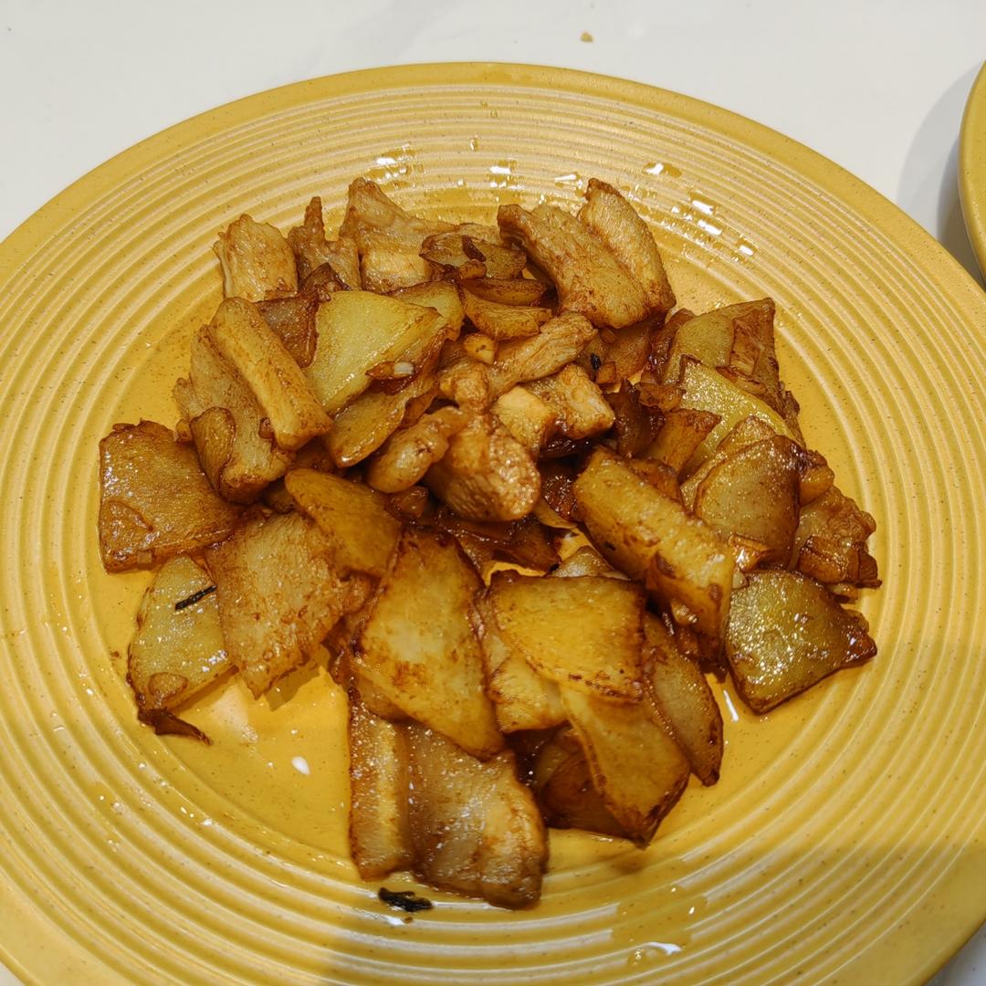 五花肉干煎土豆