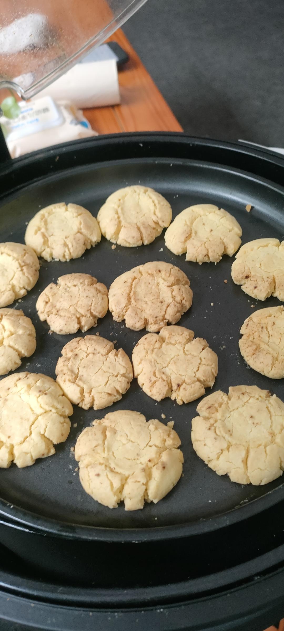 轻轻一按就碎掉的原味桃酥（不输猪油版）