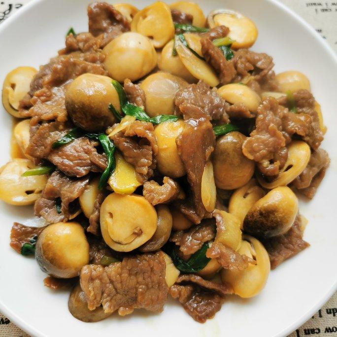 蚝油草菇滑炒牛肉
