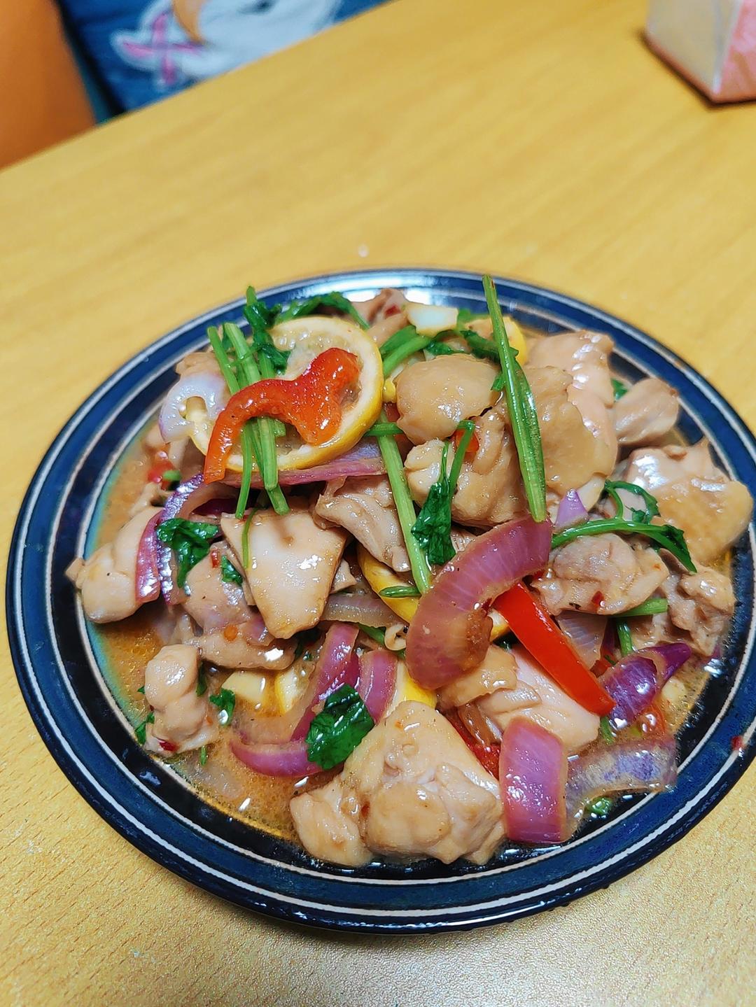 没想到柠檬和鸡肉这么搭！鲜嫩清爽开胃