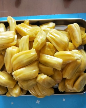 快速剥菠萝蜜的做法 步骤2