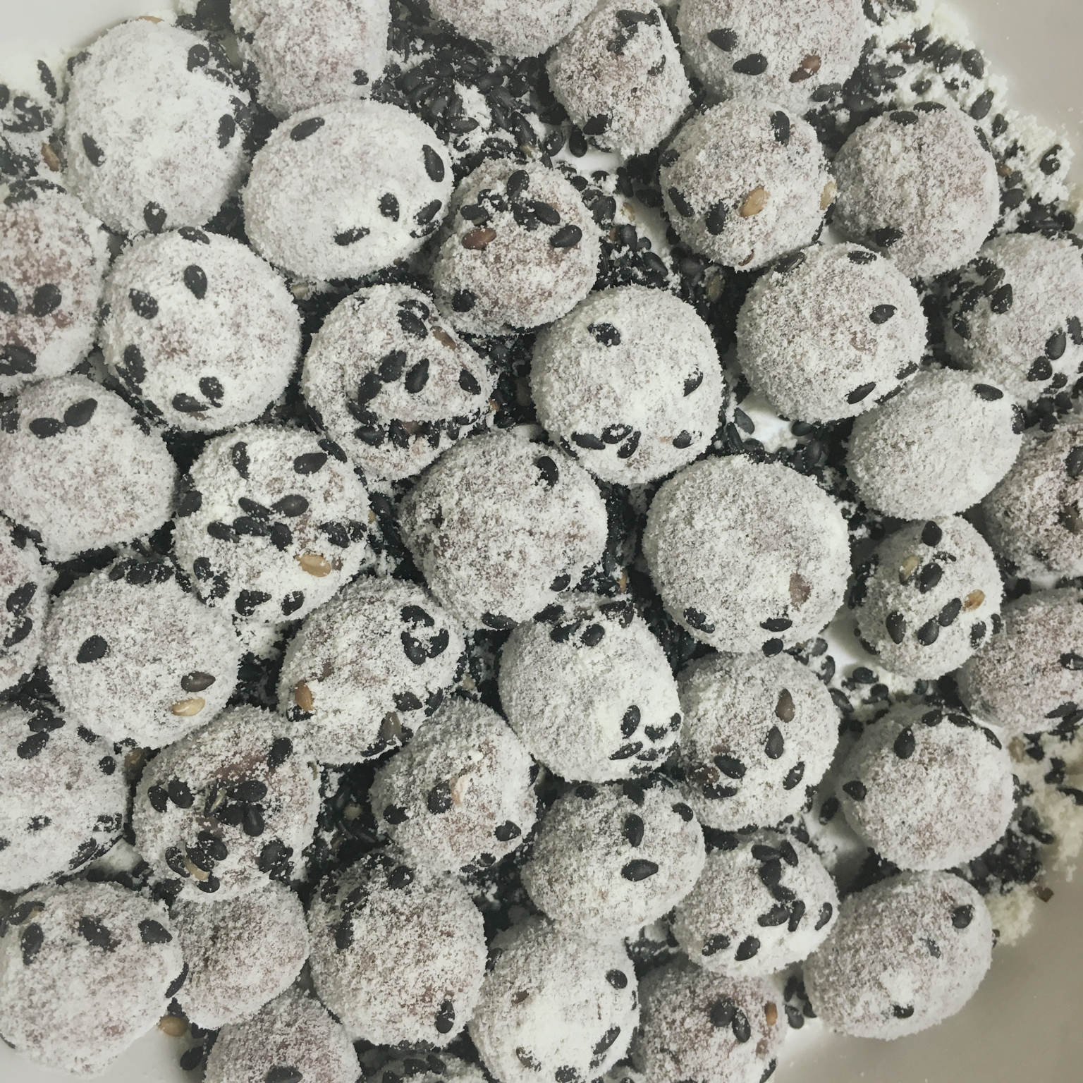 四种口味的五分钟牛乳糖—原味、巧克力、咖啡、抹茶