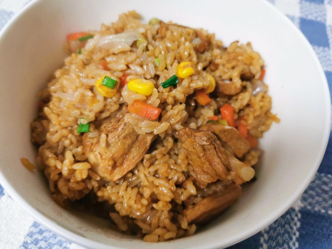 【排骨焖饭】