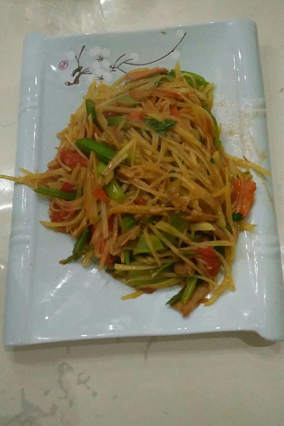 姥姥的味道 - 芹香土豆丝
