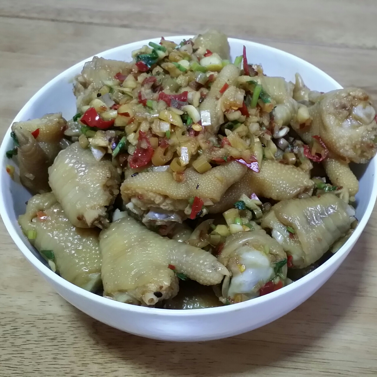 酸辣鸡脚๑