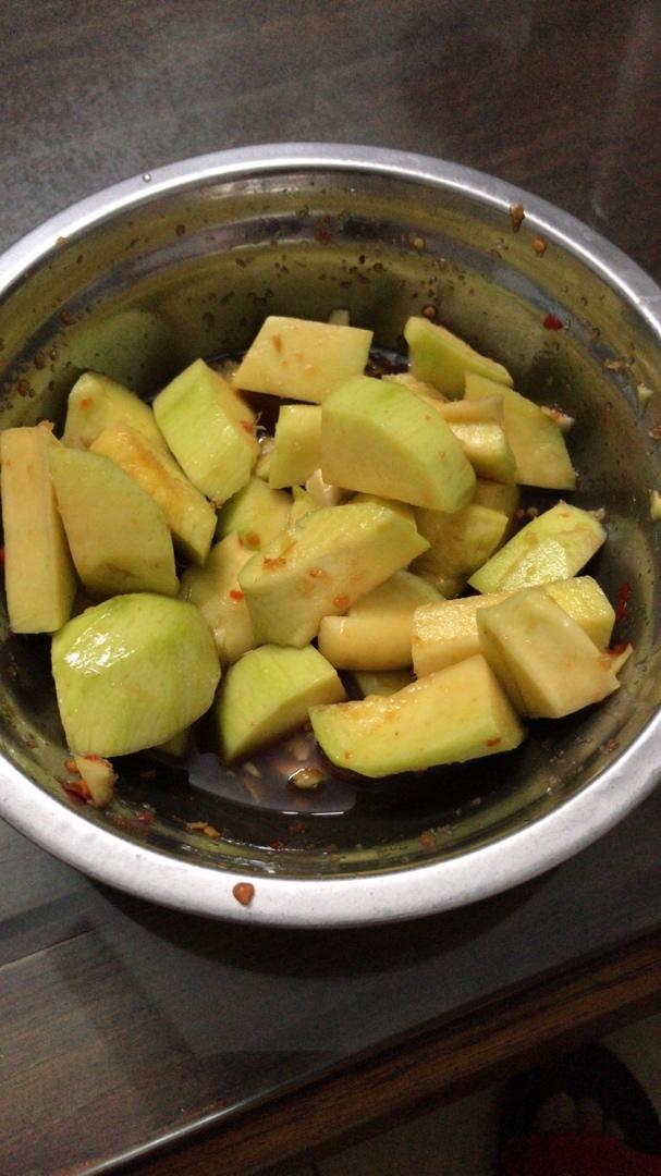 酸辣腌制芒果酸🥭一块接一块，让你停不下手也停不了嘴