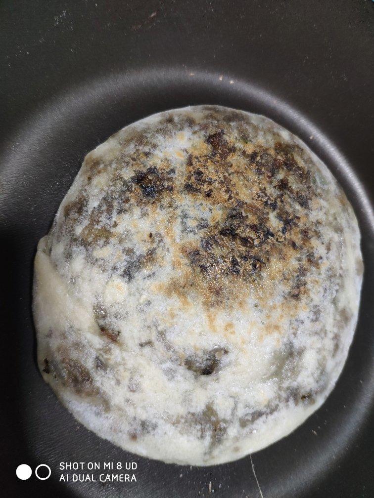梅干菜五花肉千层饼