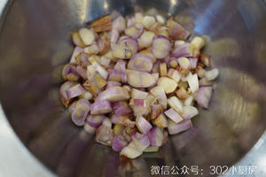 【0639】瑶柱冬菇焖饭  <302小厨房>的做法 步骤3