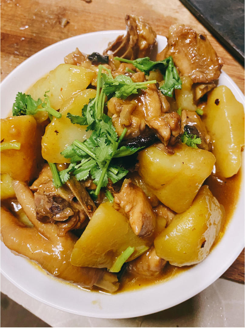 三黄鸡炖土豆