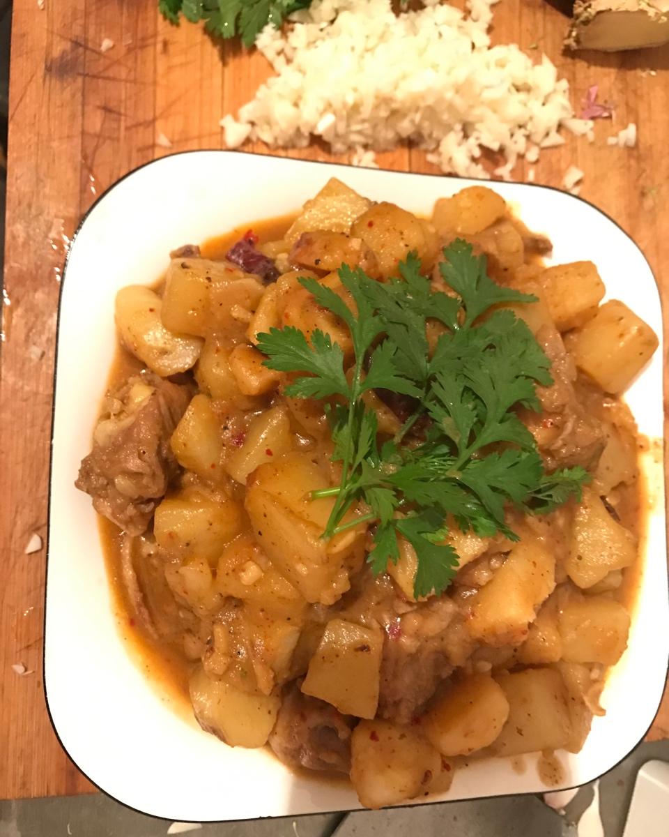 土豆炖鸡块