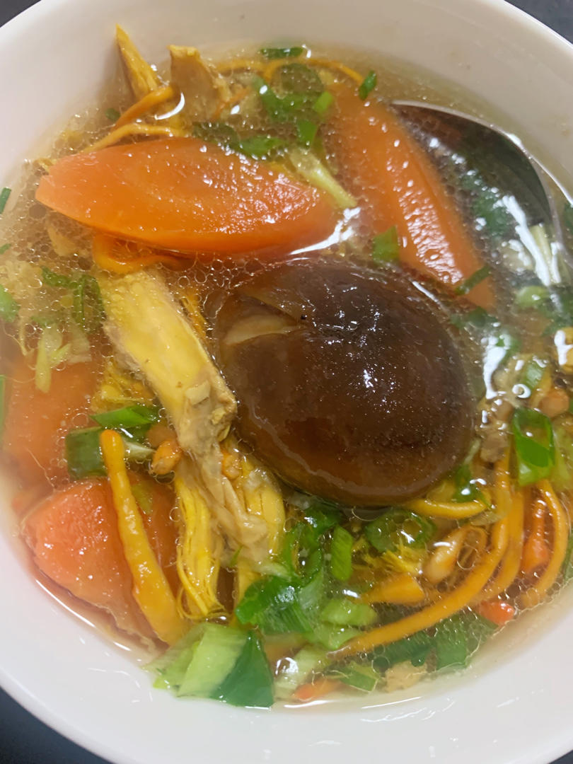 鸡汤这样炖才好喝，又营养美女小姐姐快来做吧！