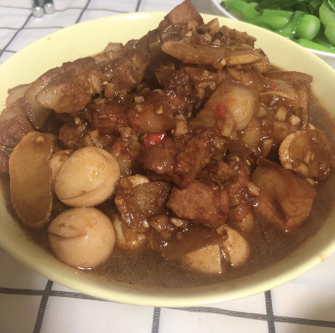 不放油的红烧肉+鹌鹑蛋