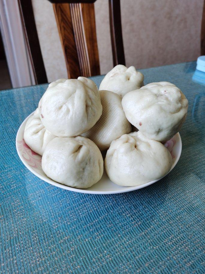 暄软可口的豆沙包