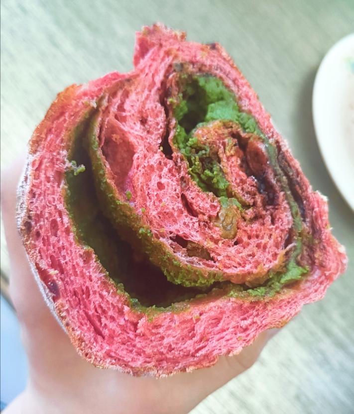 紫甘蓝抹茶奶酪欧包