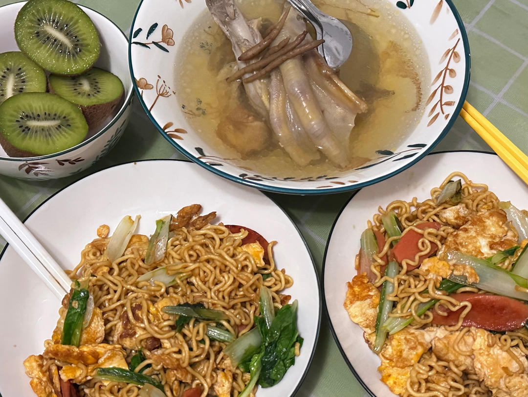 路边摊风味炒方便面