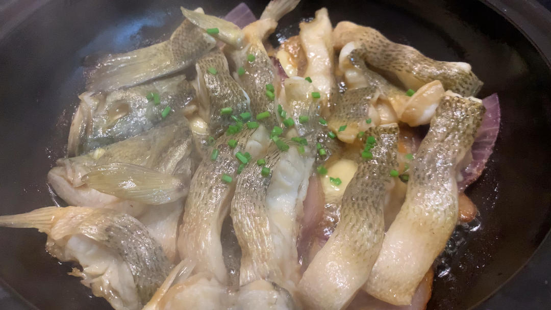 珐琅锅无水焗鲈鱼