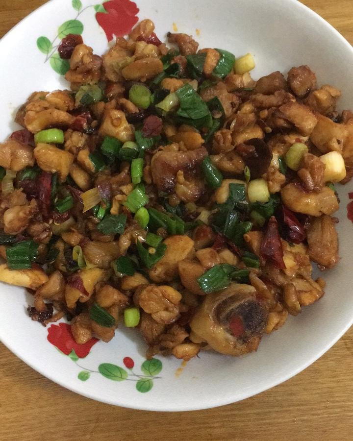青蒜辣炒鸡腿肉