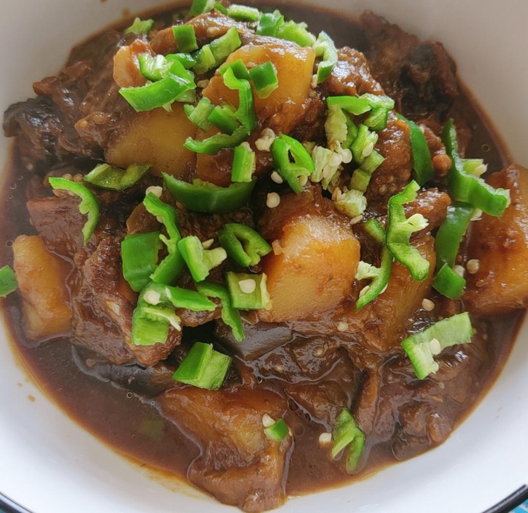 土豆炖茄子加辣椒