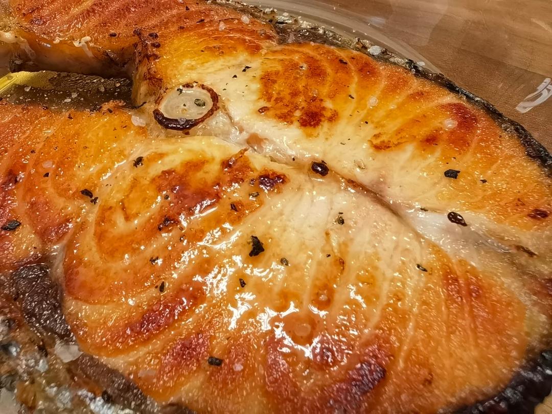 柠檬香煎三文鱼