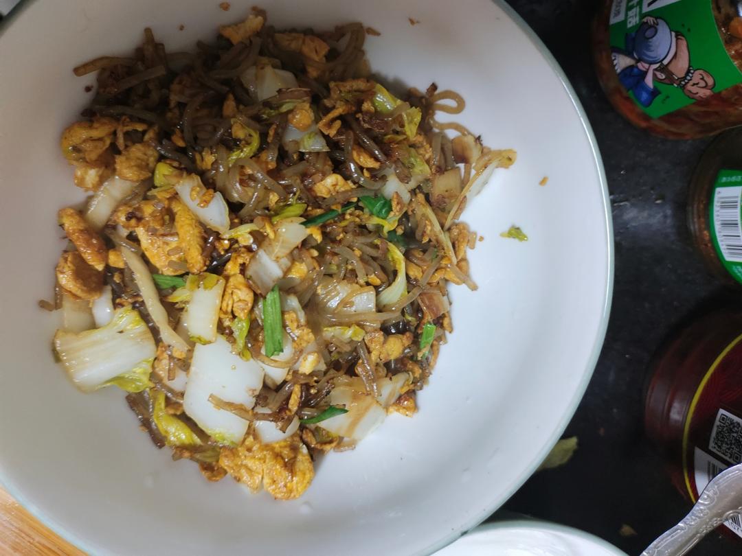 包心菜炒红薯粉丝