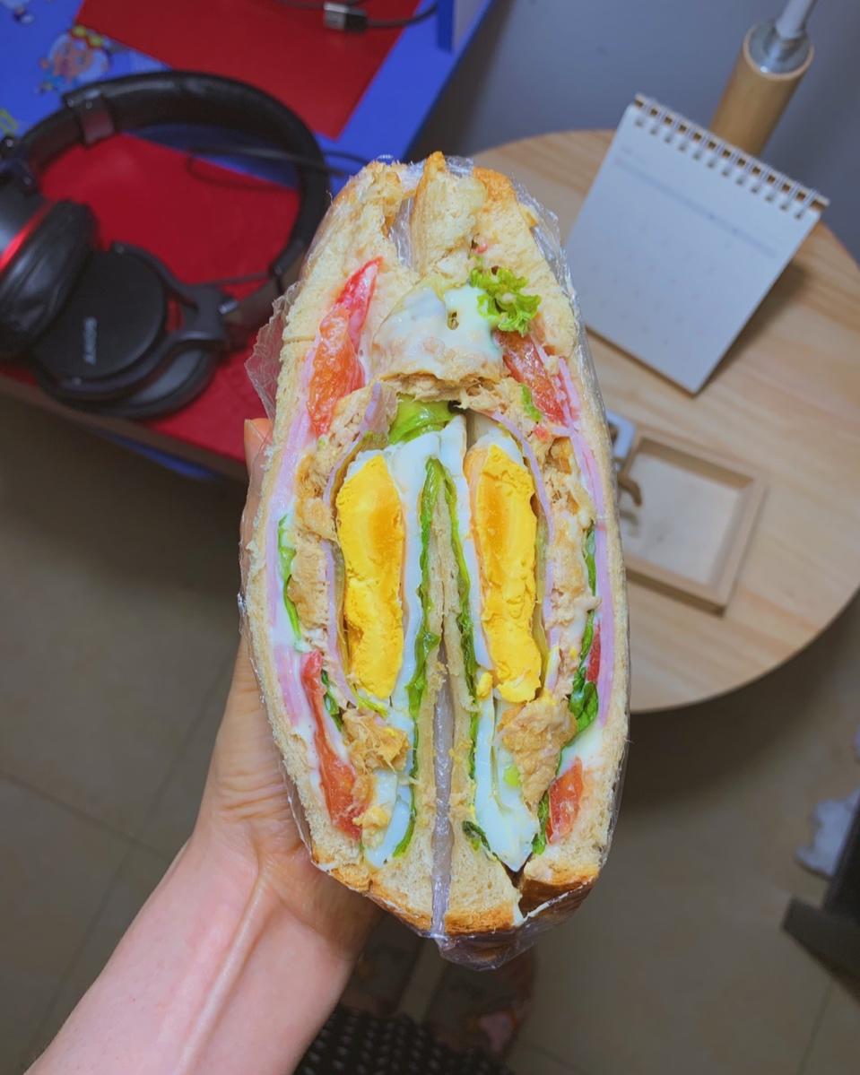 超厚超满足的沼三明治