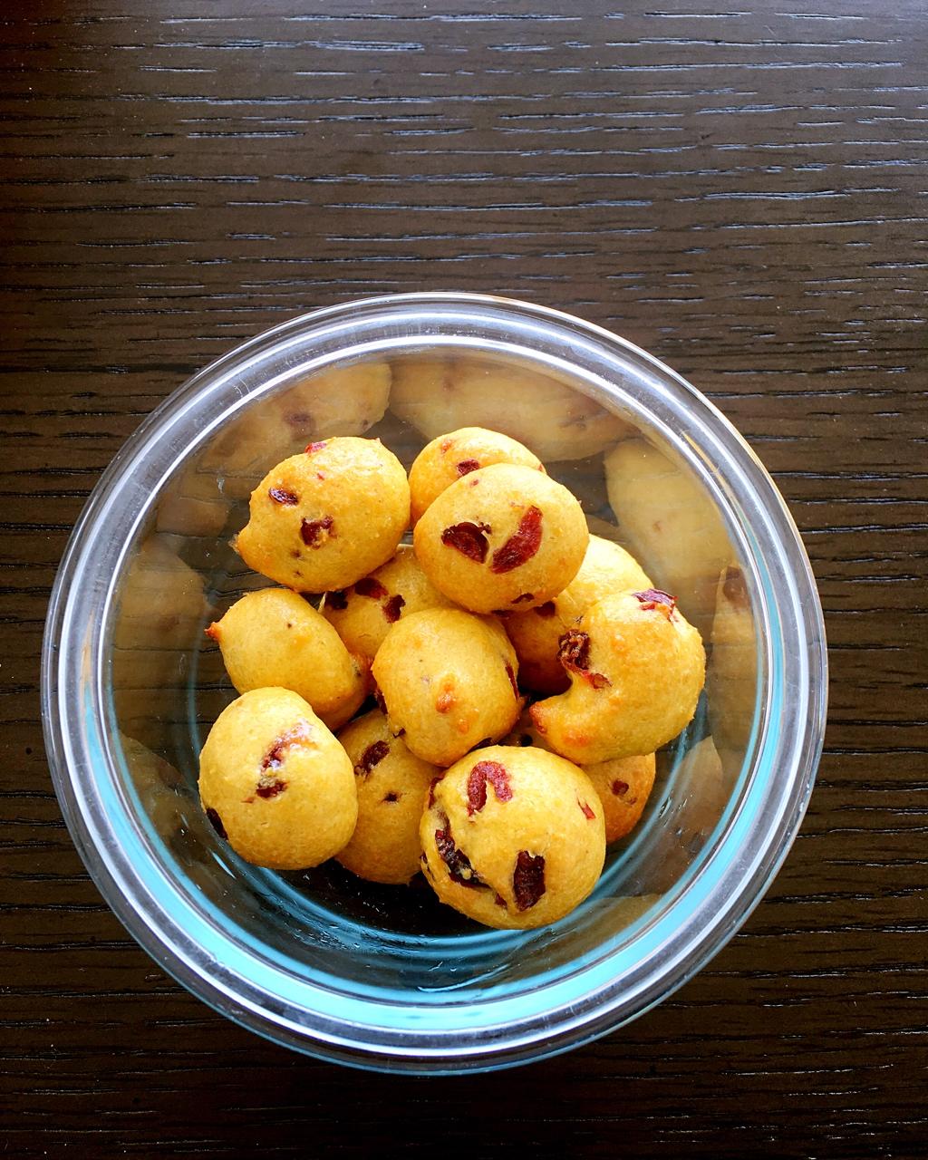 蛋黄米粉小圆饼 宝宝辅食食谱