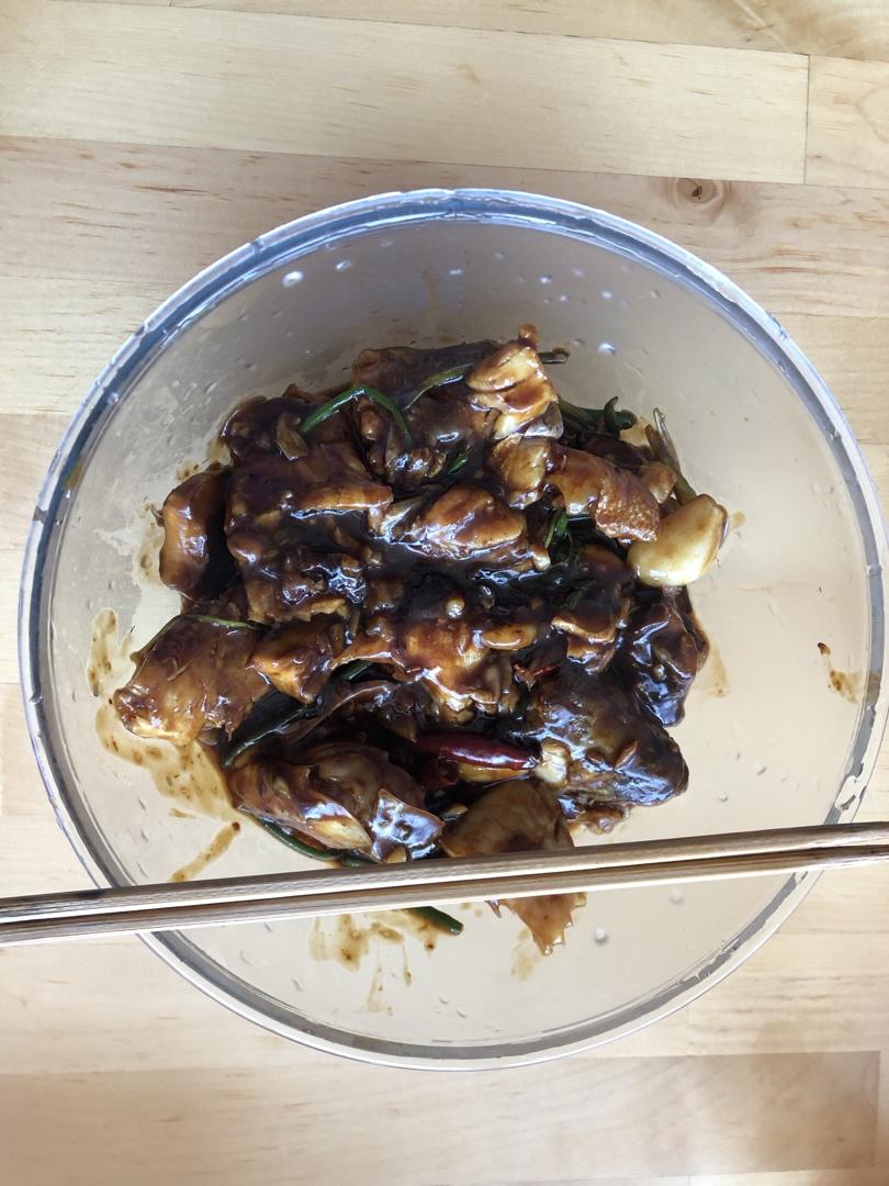 鲈鱼啫啫煲