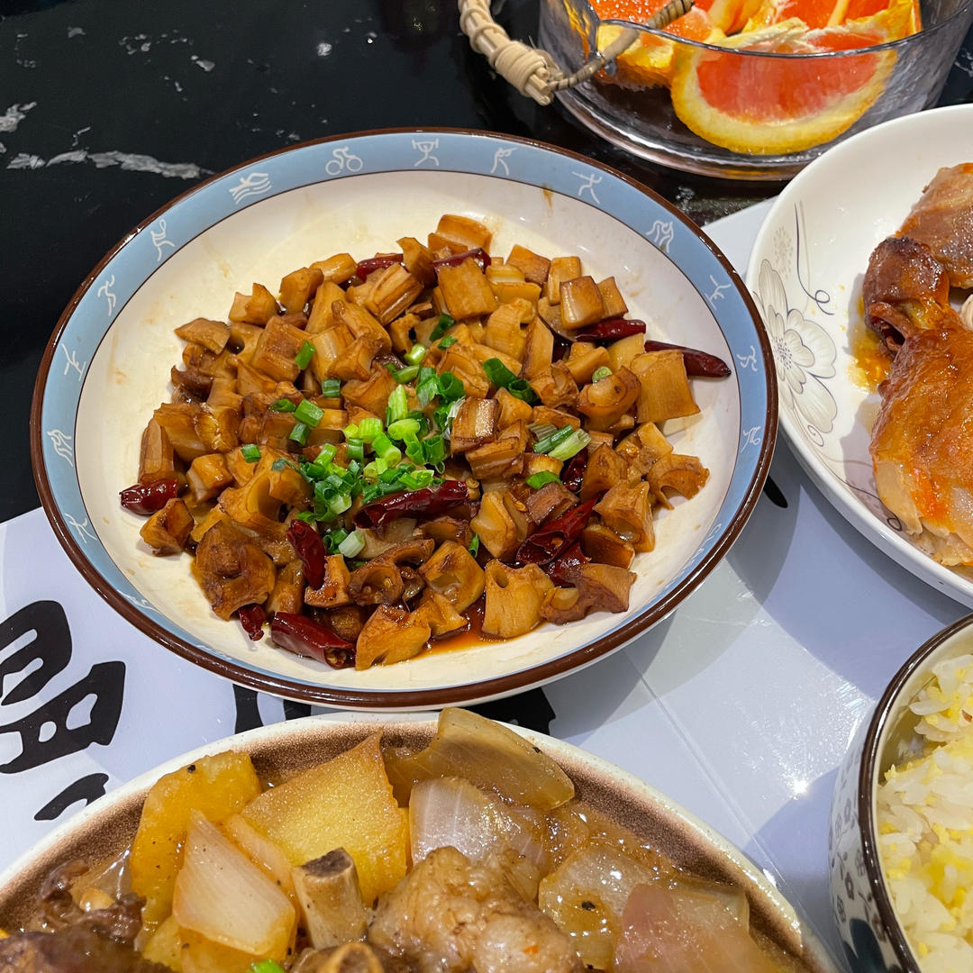 家常快手菜小炒藕丁真香