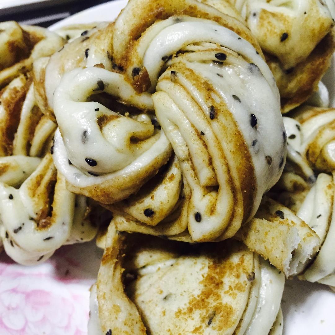 堂妈教你做麻酱黑芝麻花卷