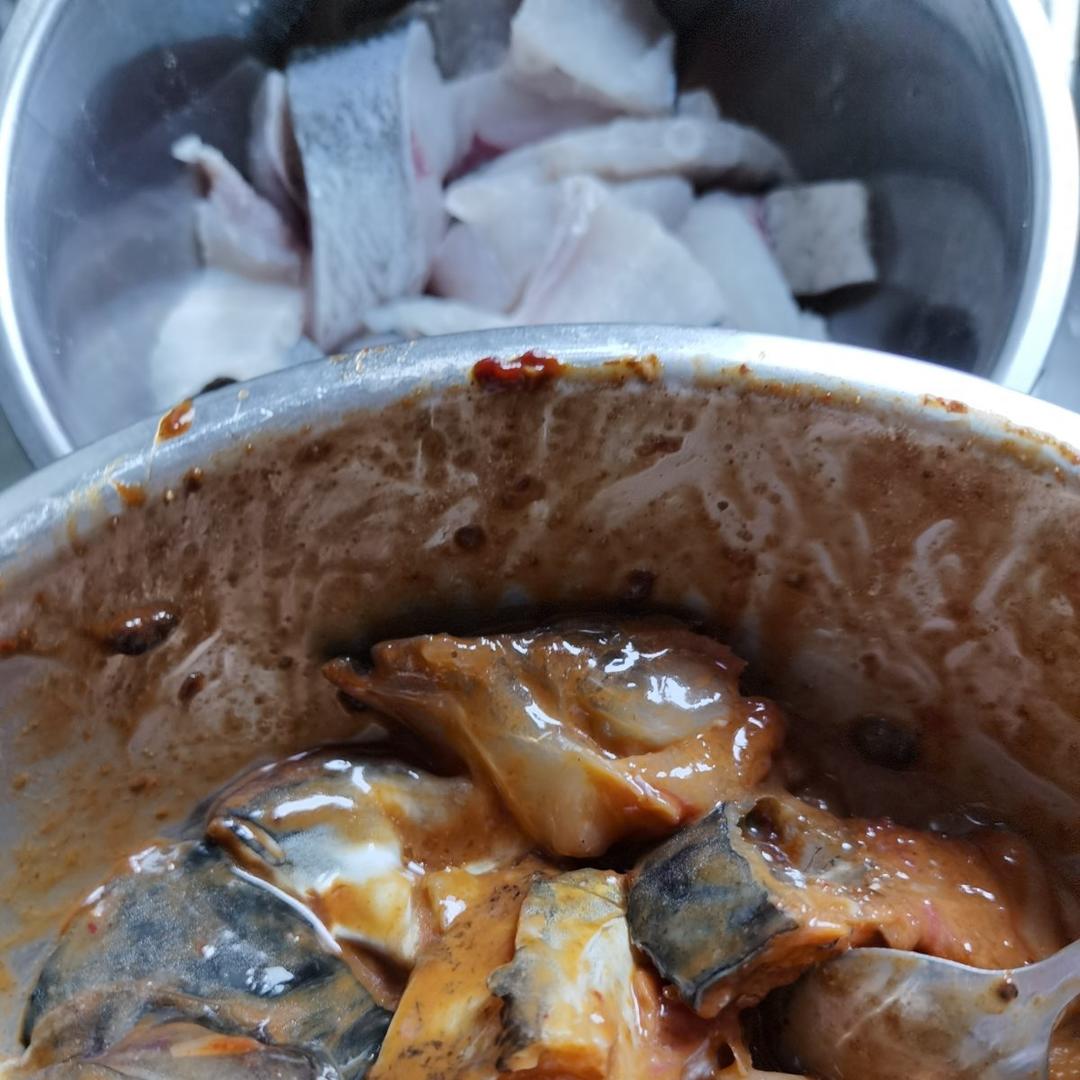 ㊙️家常菜‼️啫啫鲈鱼煲‼️年年有余
