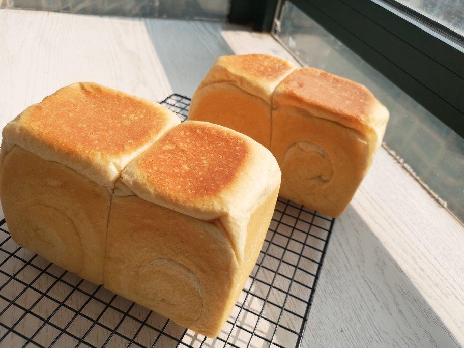 百搭无蛋低糖牛奶吐司，反复调试五六遍才试出的好食谱