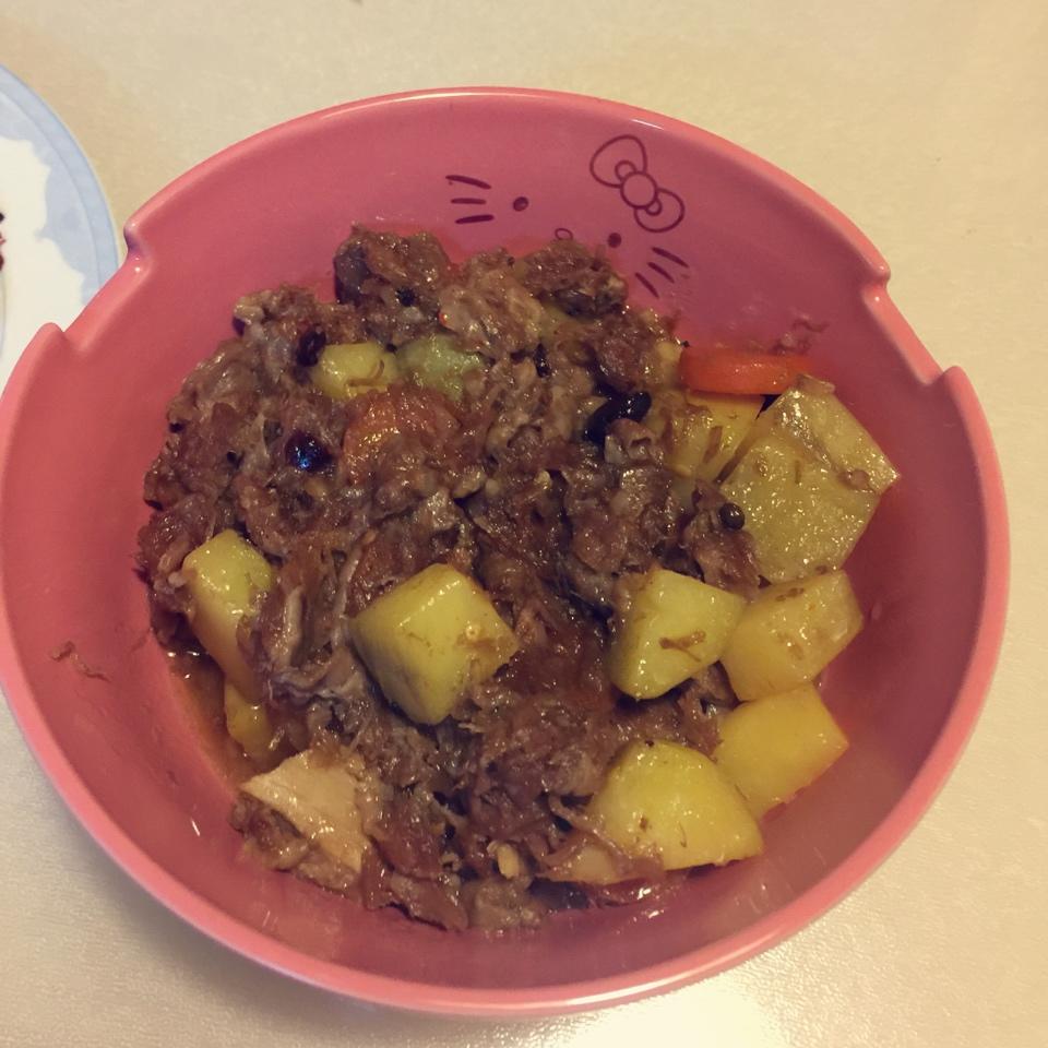 胡萝卜土豆烧牛腩