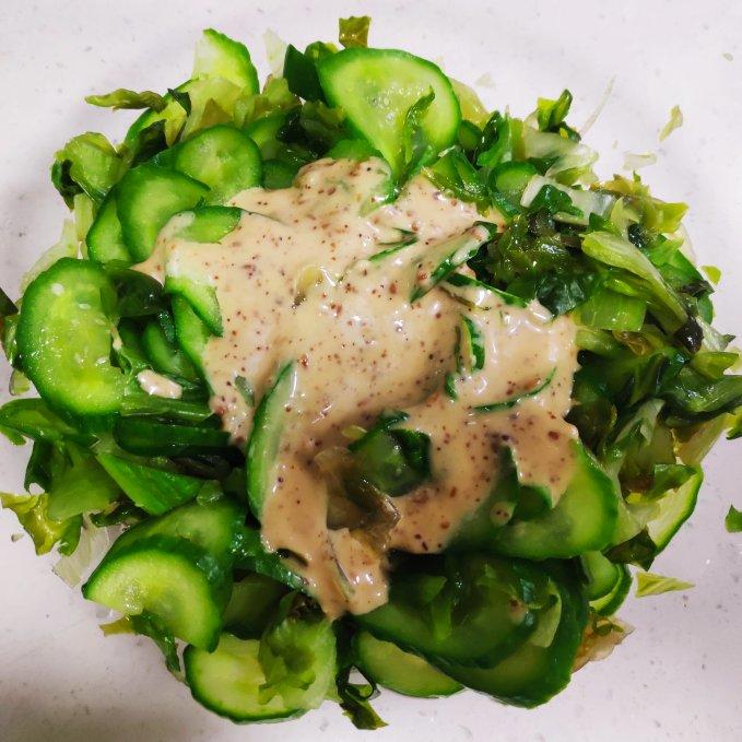 简易又实在美味的油醋汁生菜沙拉