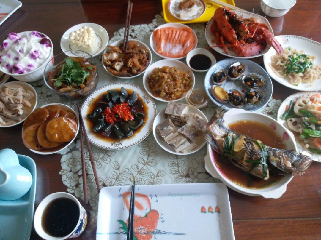大红灯笼高高挂