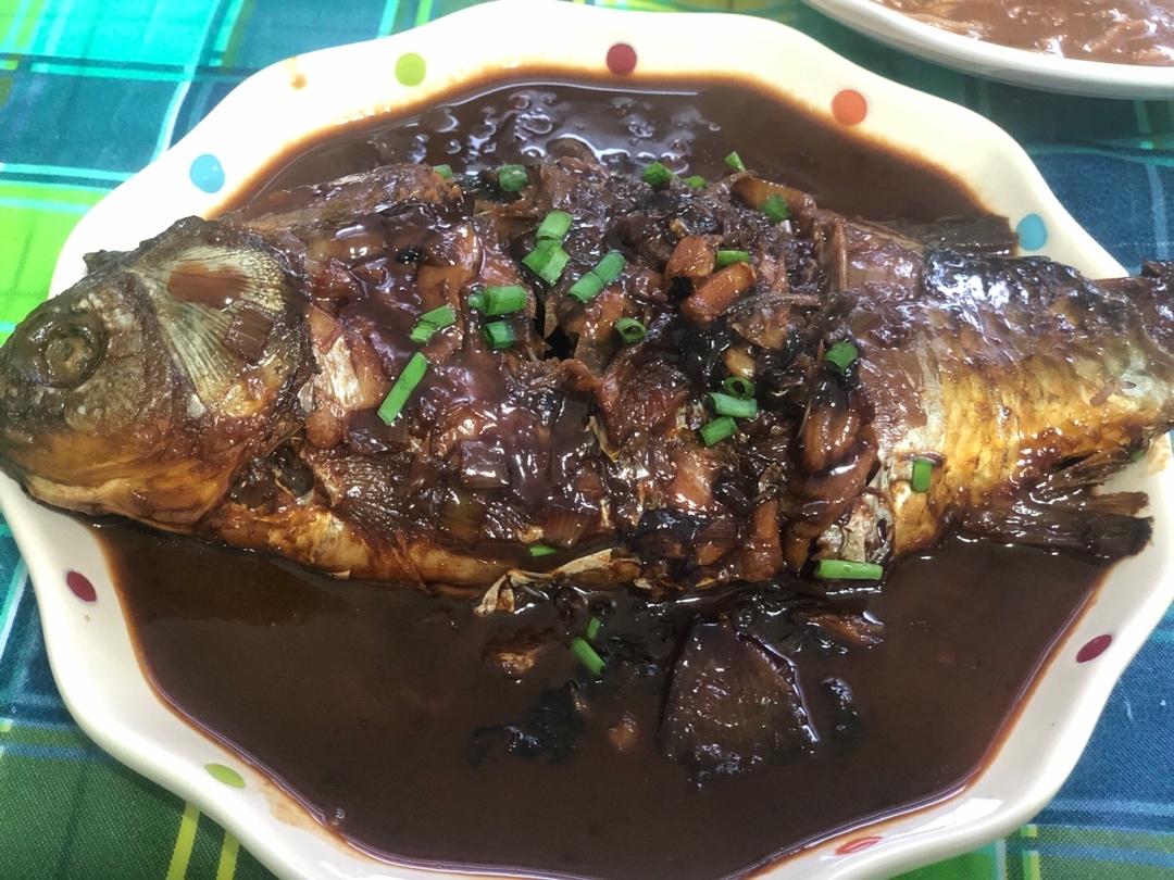 葱烤鲫鱼