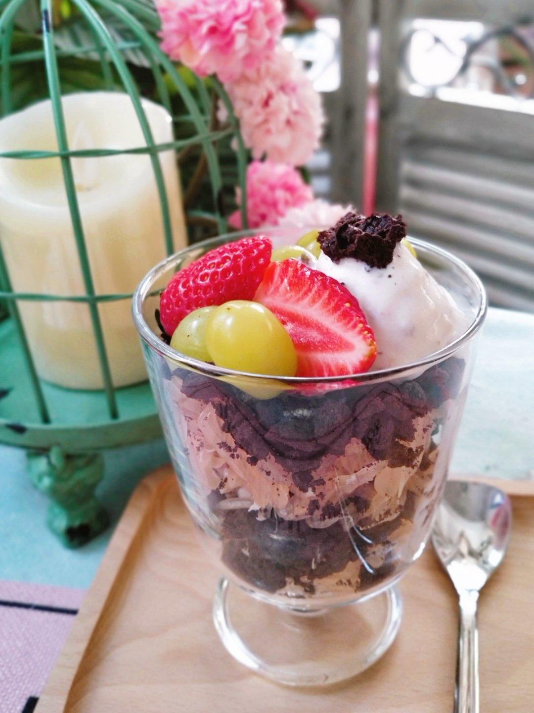 女夭yy做的水果芭菲杯