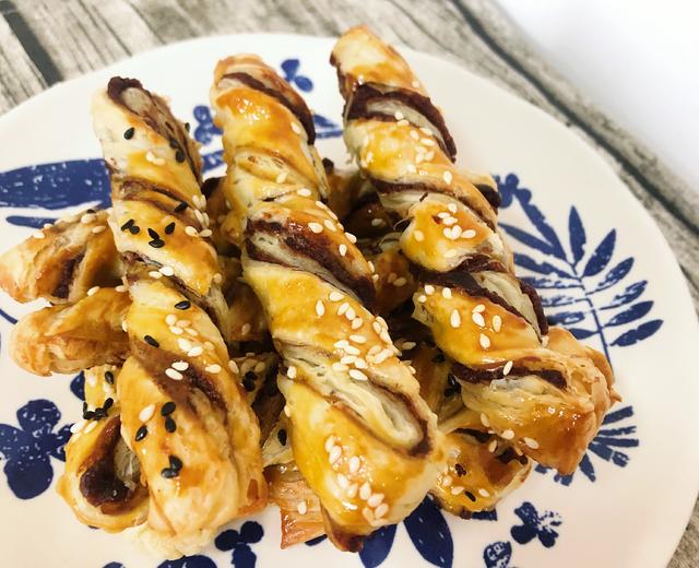 酥掉渣的豆沙扭扭酥(手抓饼快手版)的做法