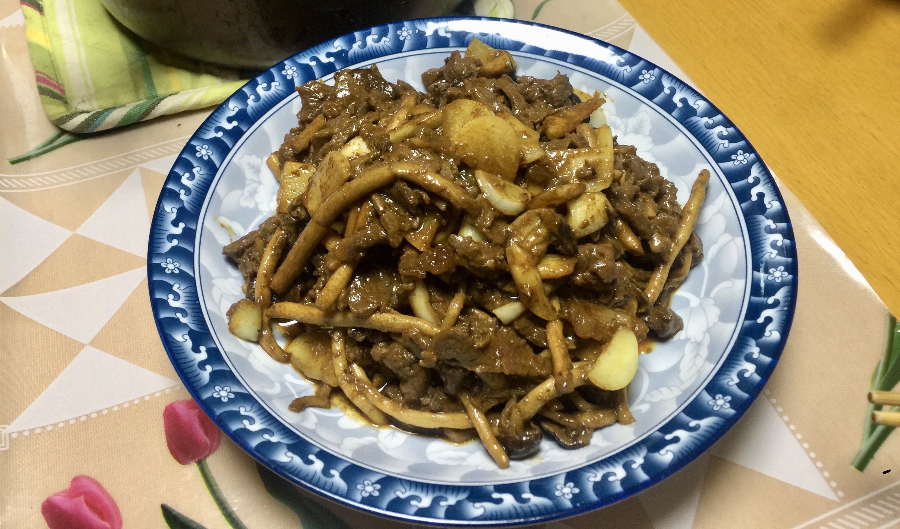 茶树菇炒牛肉，香嫩美味！