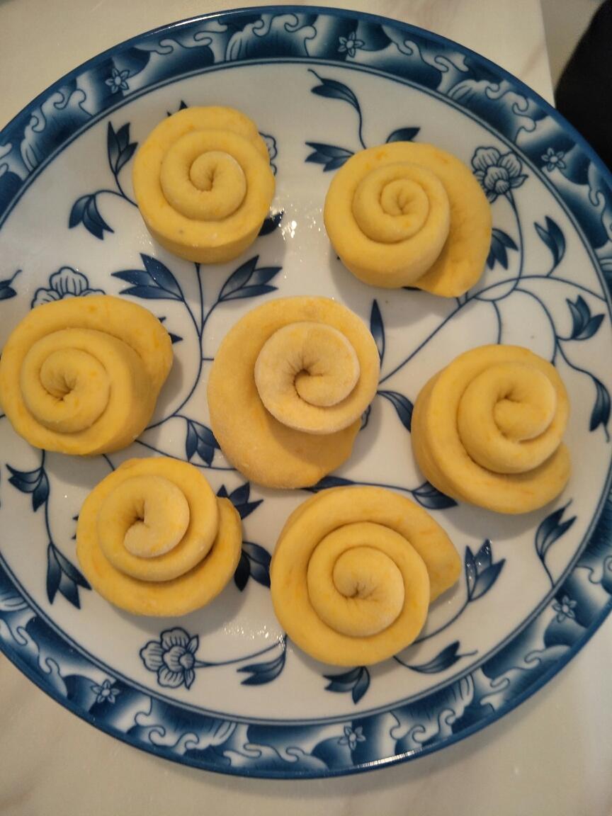 南瓜花样小馒头