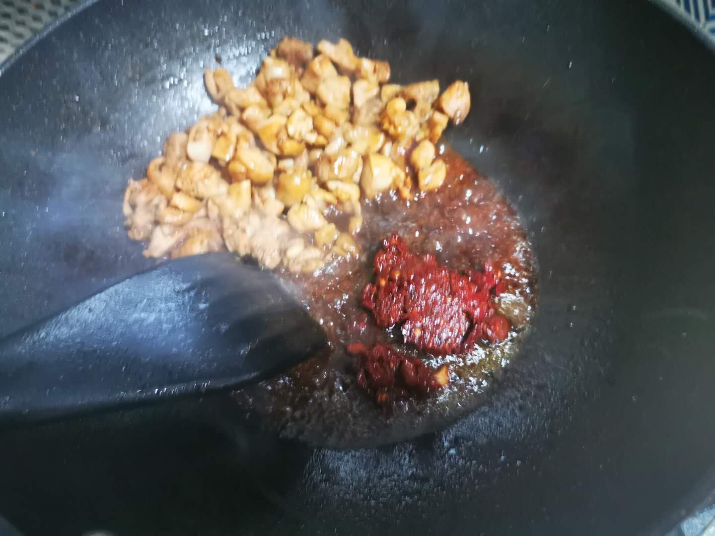 尖椒莲藕炒鸡丁的做法 步骤5