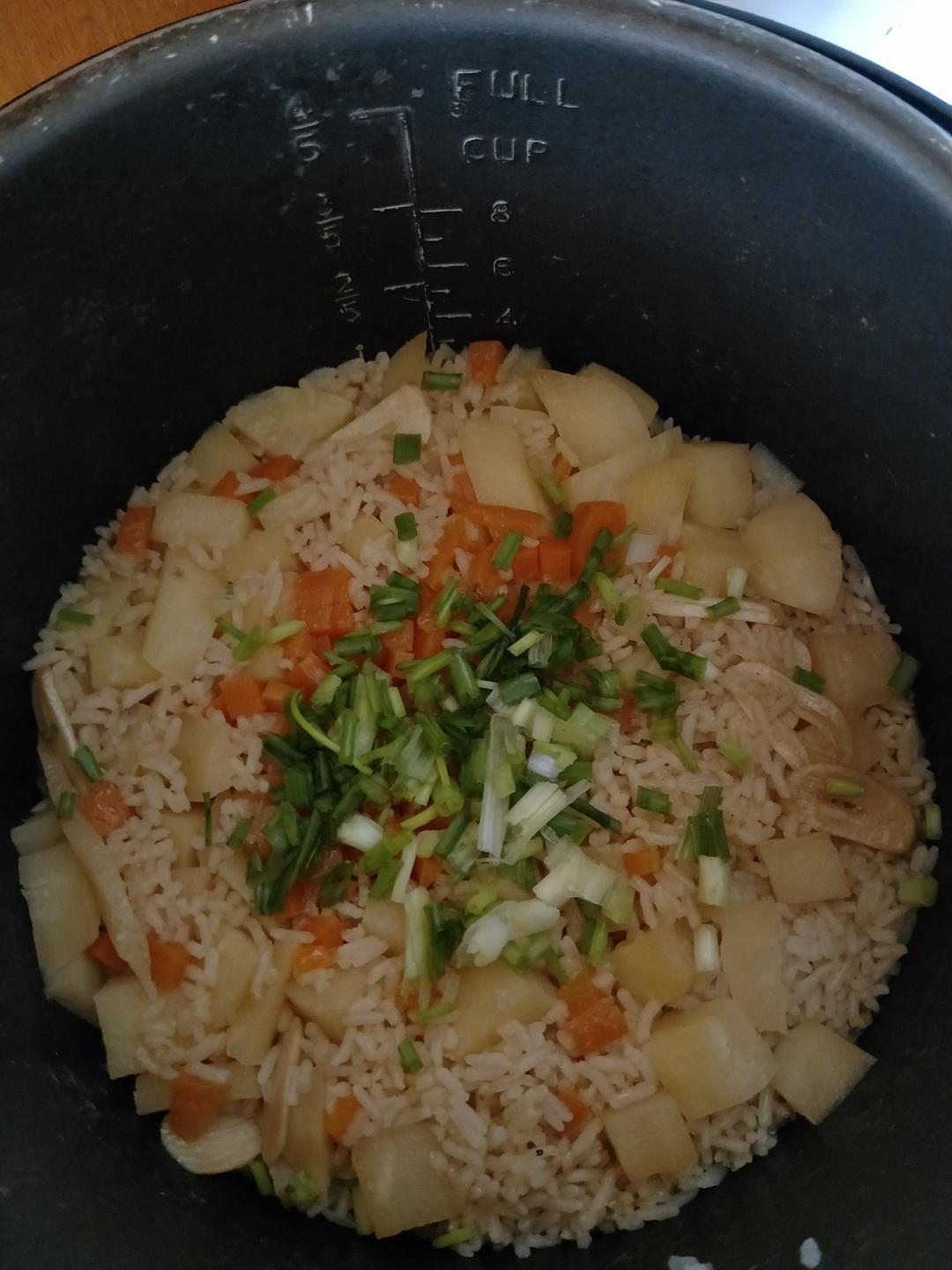 土豆焖饭（电饭锅版）