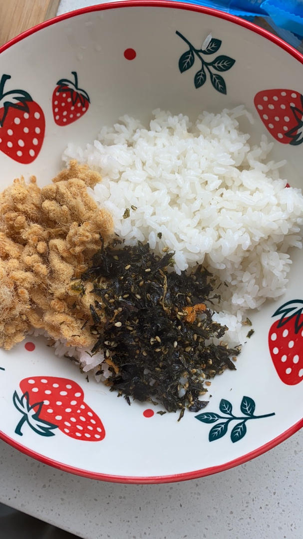 小盆友超爱的肉松饭团子