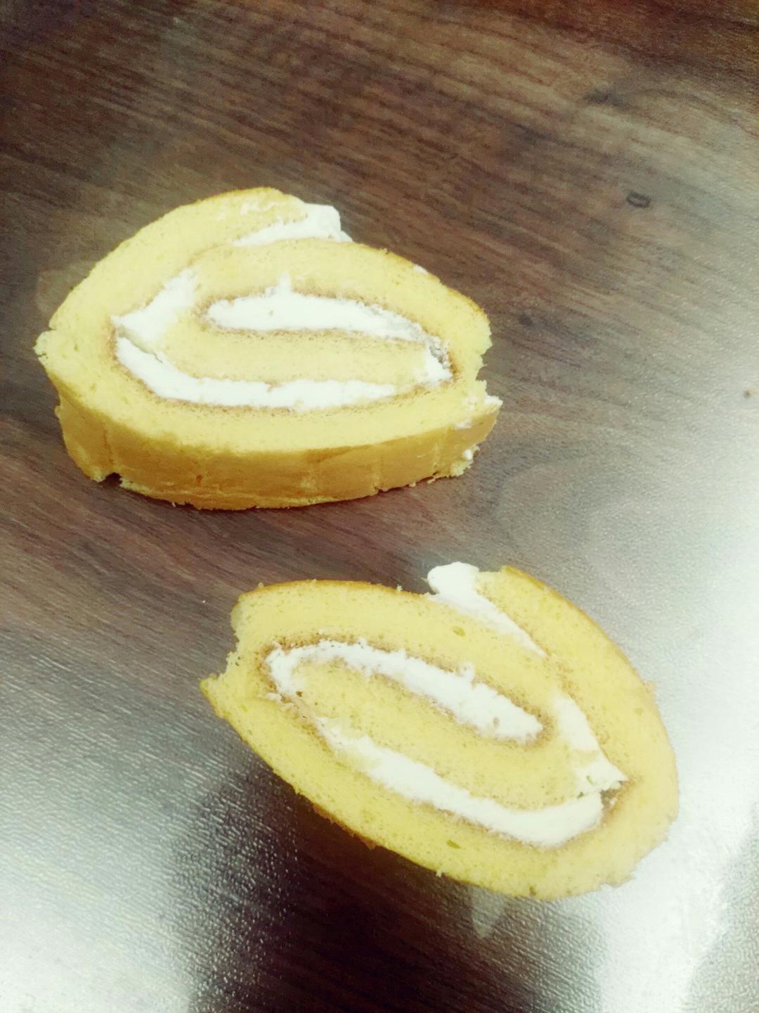 戚风奶油蛋糕卷