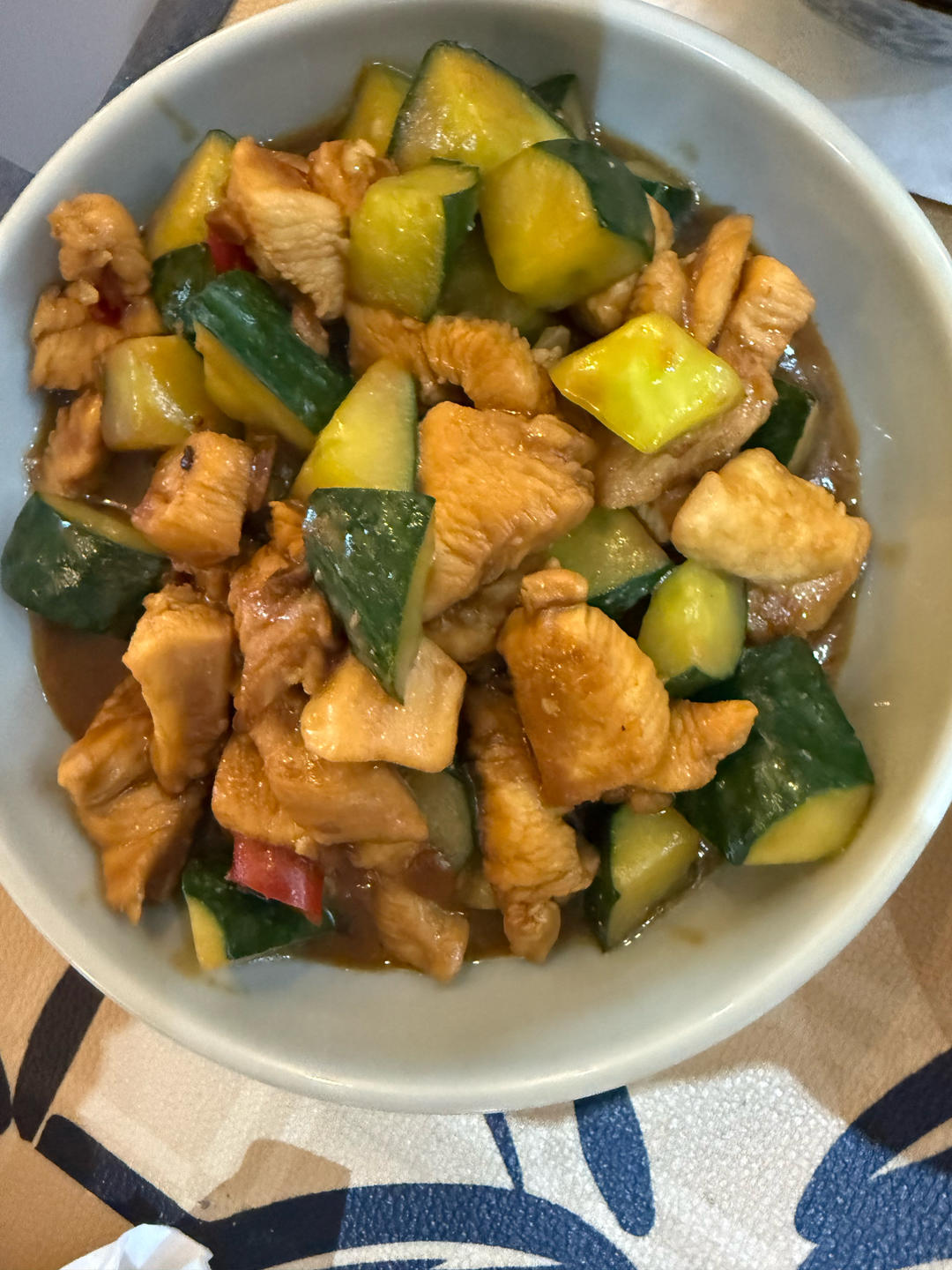 今日菜谱：黄瓜鸡丁